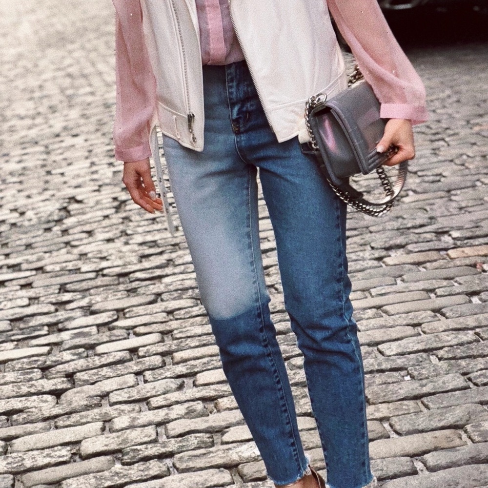 Asymmetrical Color Jeans - Picture 3 of 3